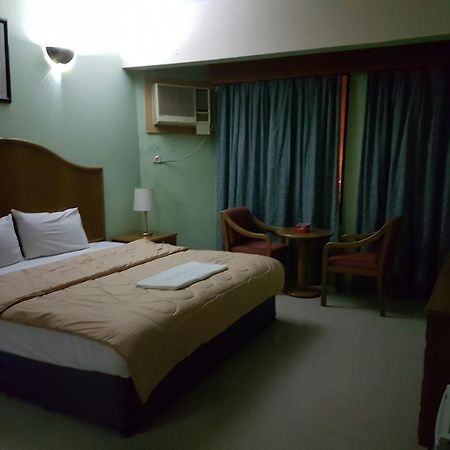 San Rock Hotel Manamah Buitenkant foto