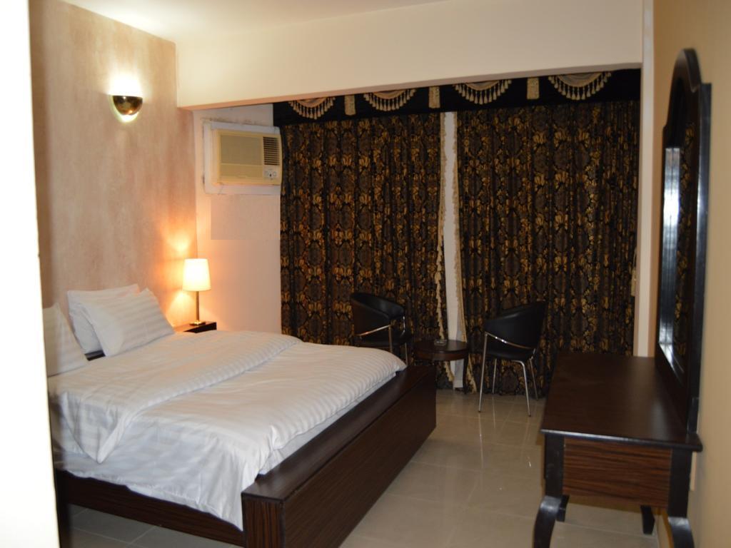 San Rock Hotel Manamah Buitenkant foto