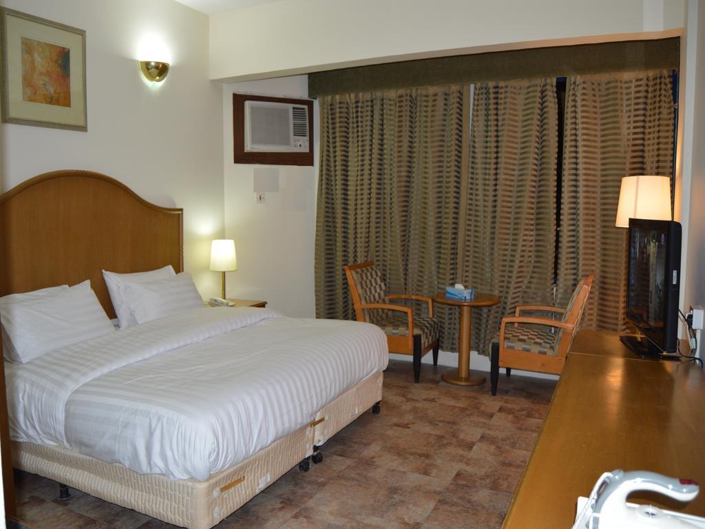 San Rock Hotel Manamah Buitenkant foto