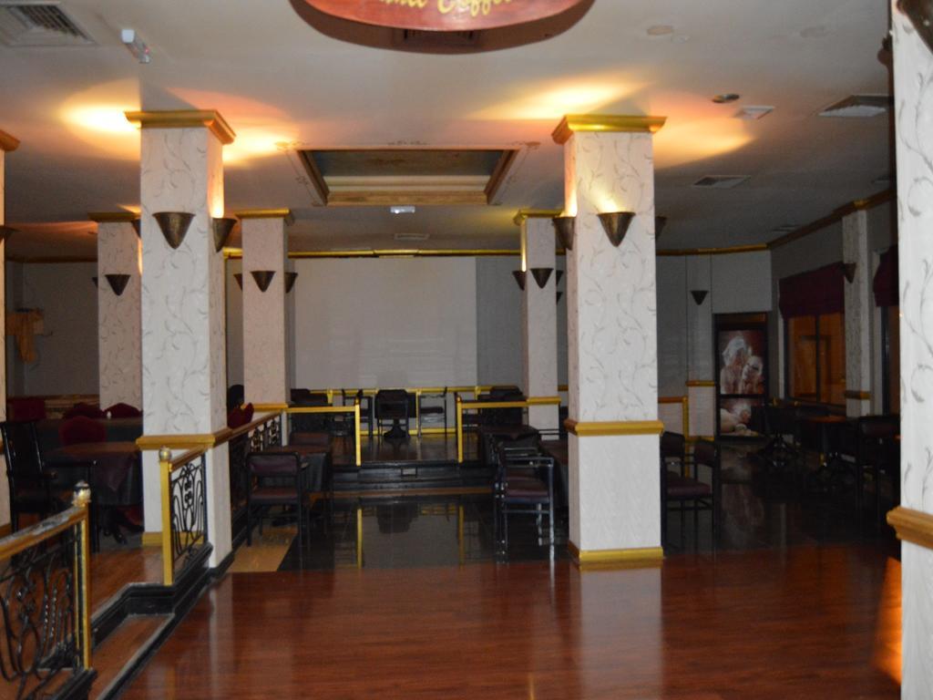 San Rock Hotel Manamah Buitenkant foto