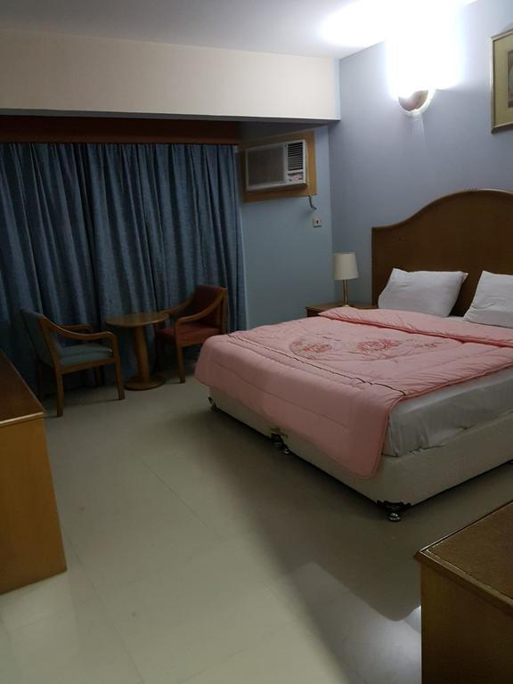 San Rock Hotel Manamah Buitenkant foto
