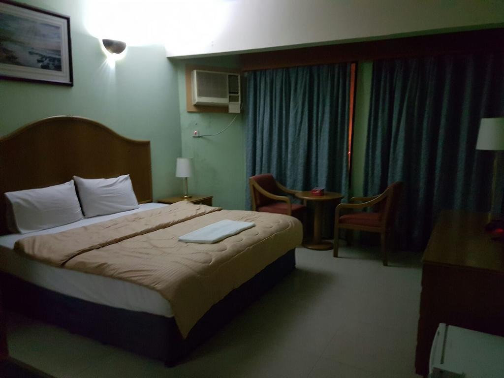San Rock Hotel Manamah Buitenkant foto