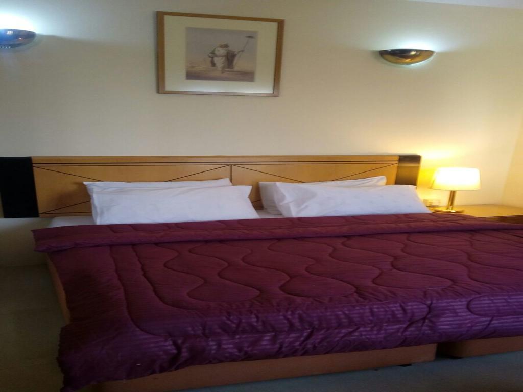 San Rock Hotel Manamah Buitenkant foto