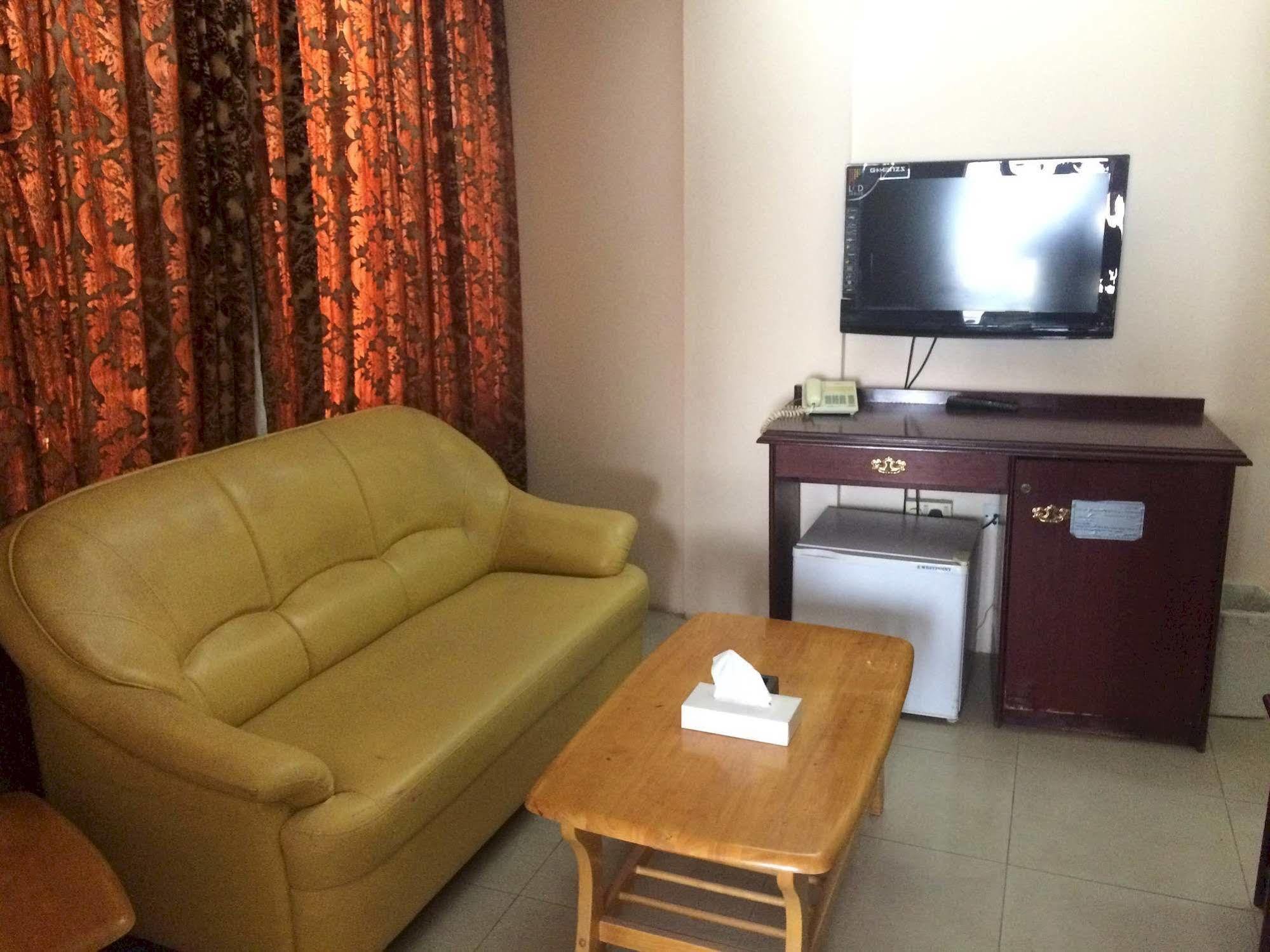 San Rock Hotel Manamah Buitenkant foto