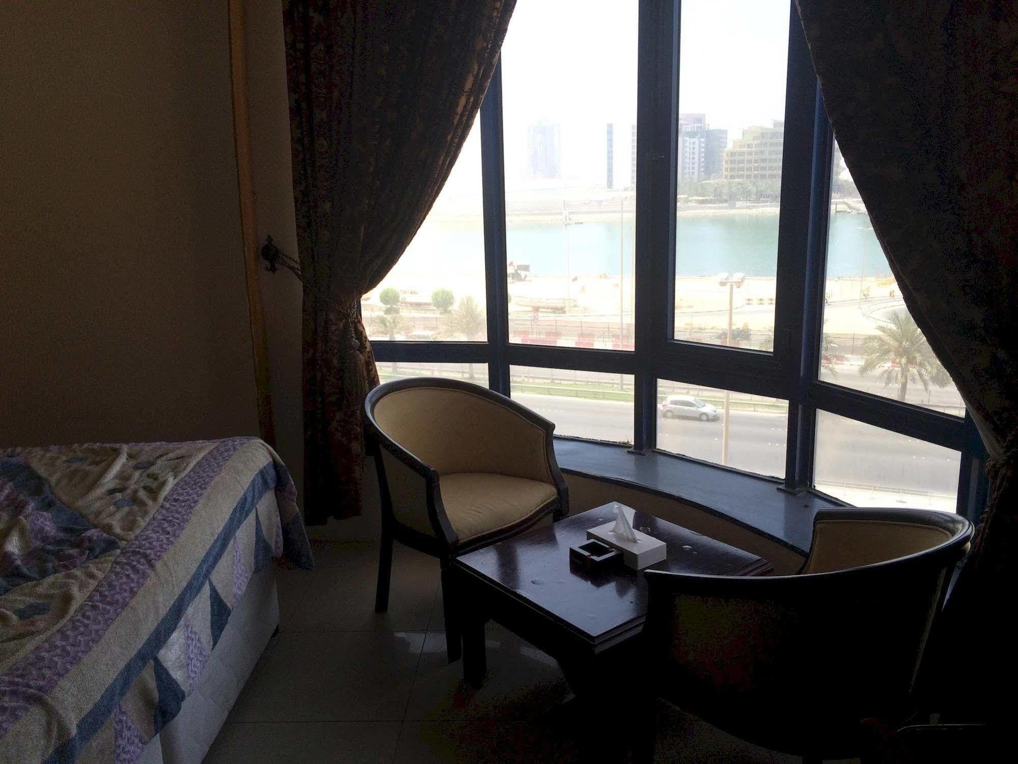 San Rock Hotel Manamah Buitenkant foto