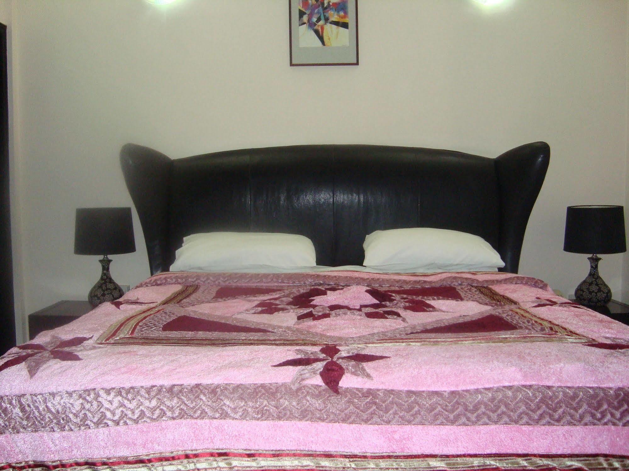 San Rock Hotel Manamah Buitenkant foto