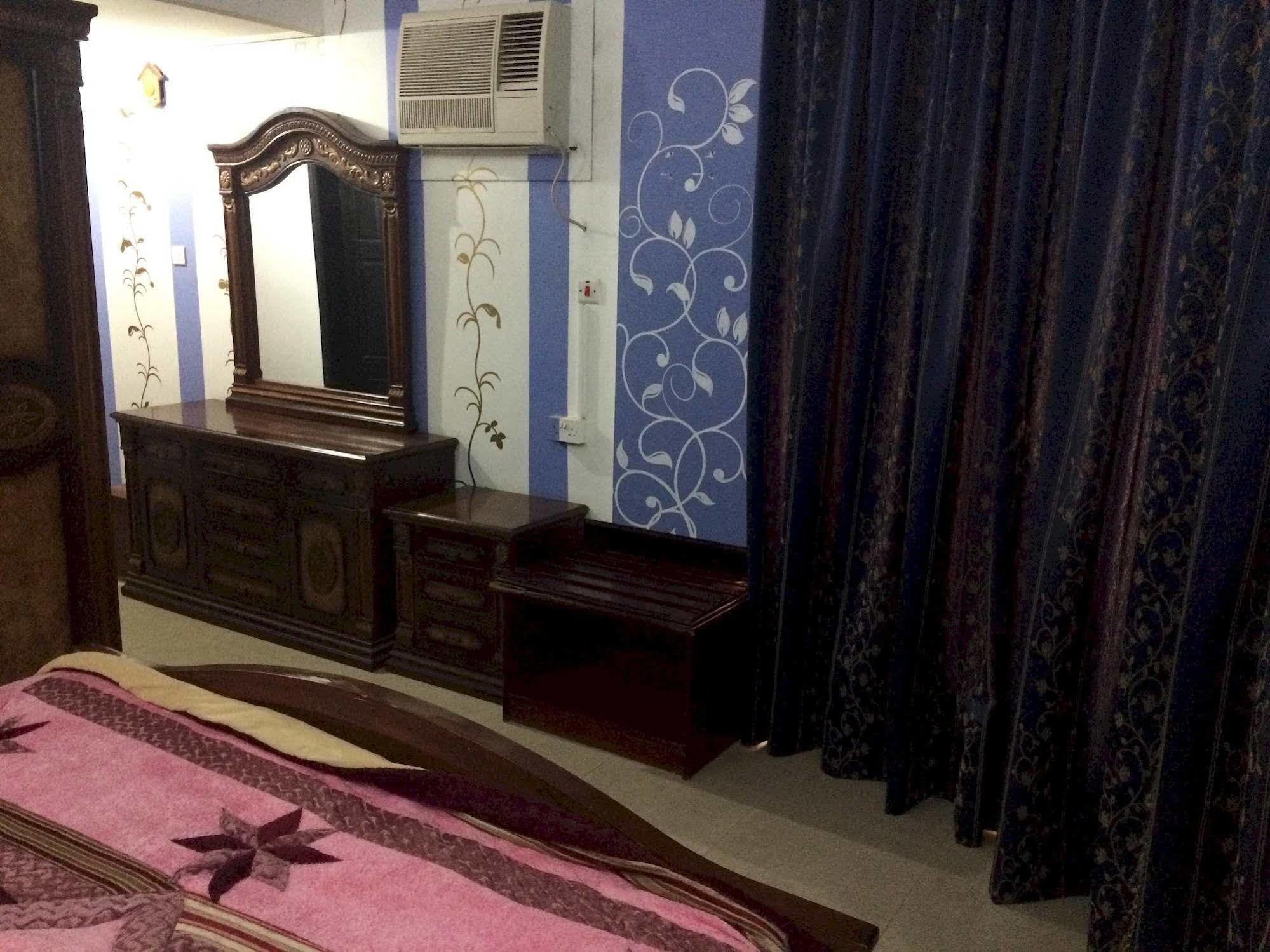 San Rock Hotel Manamah Buitenkant foto
