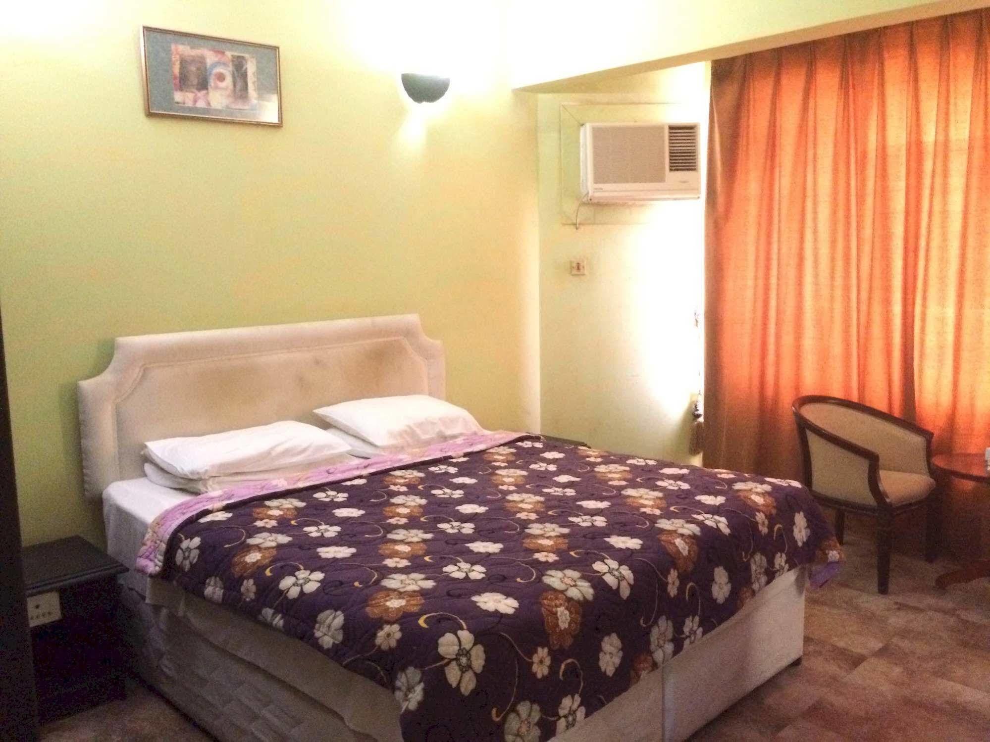 San Rock Hotel Manamah Buitenkant foto