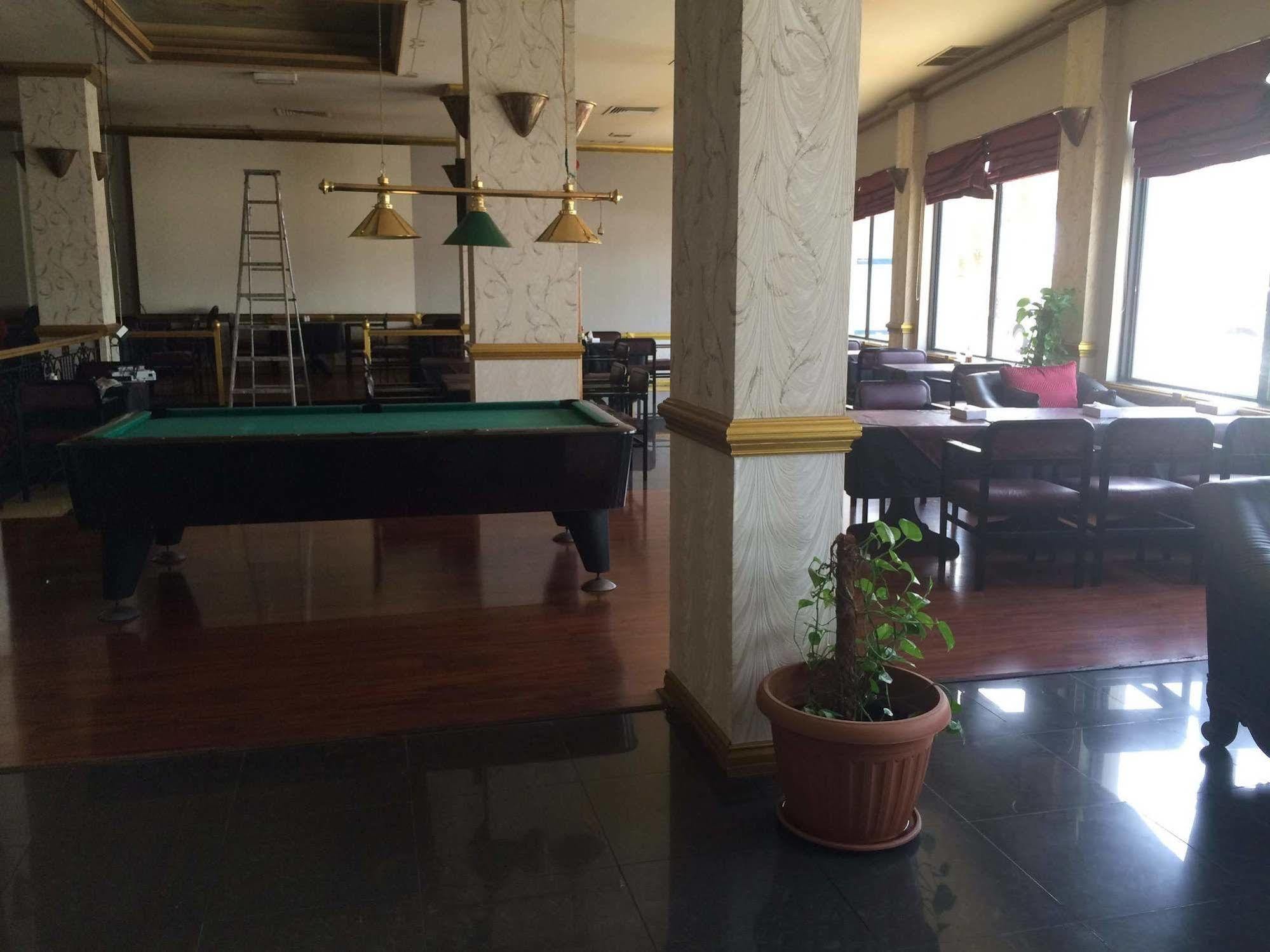 San Rock Hotel Manamah Buitenkant foto