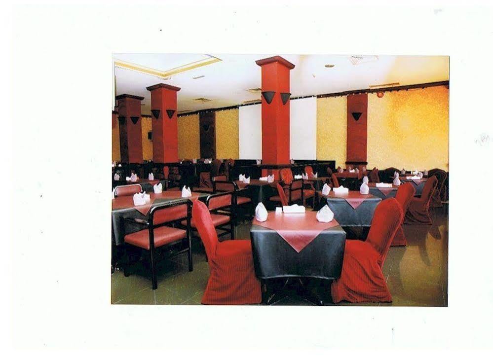 San Rock Hotel Manamah Buitenkant foto