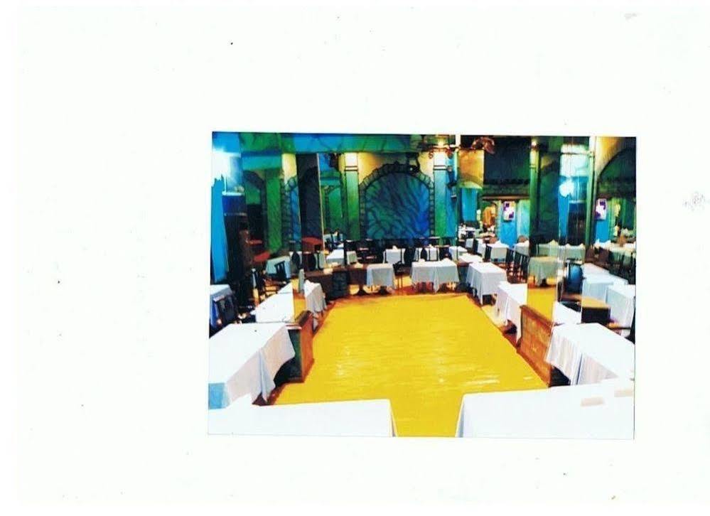 San Rock Hotel Manamah Buitenkant foto